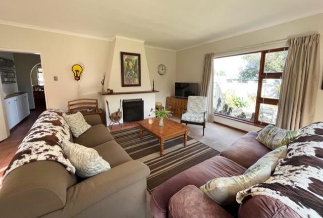 To Let 3 Bedroom Property for Rent in Bergvliet Western Cape
